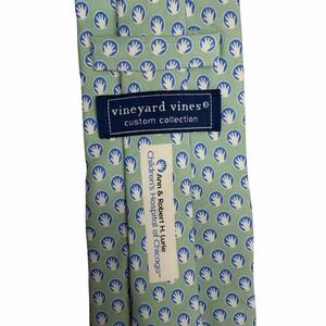 Vineyard Vines Mens Tie Children's Hospital of Chicago Green Silk 3.5" x 57" guc